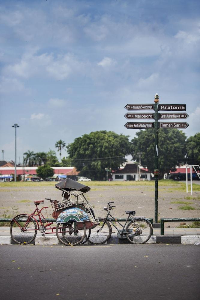 Amaris Hotel Malioboro - Jogja Jogjakarta Buitenkant foto