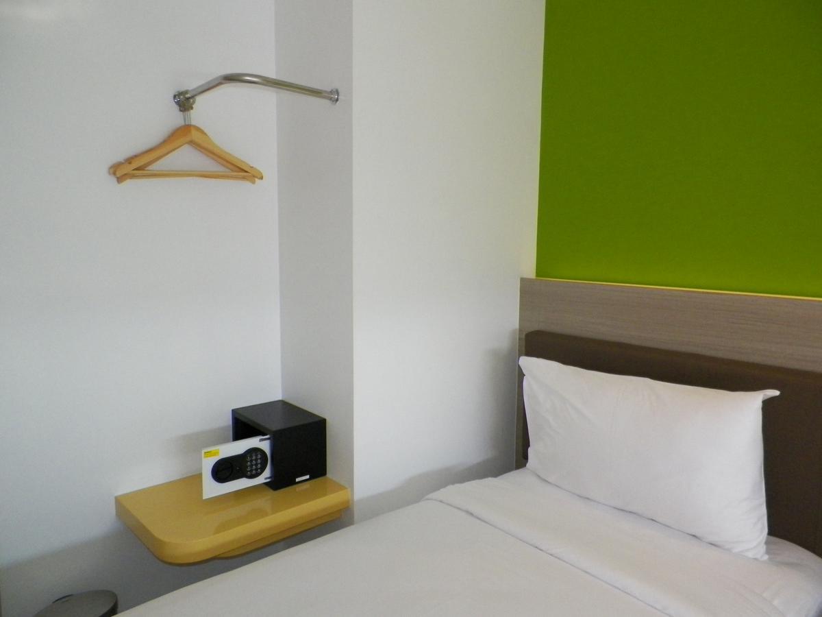 Amaris Hotel Malioboro - Jogja Jogjakarta Buitenkant foto