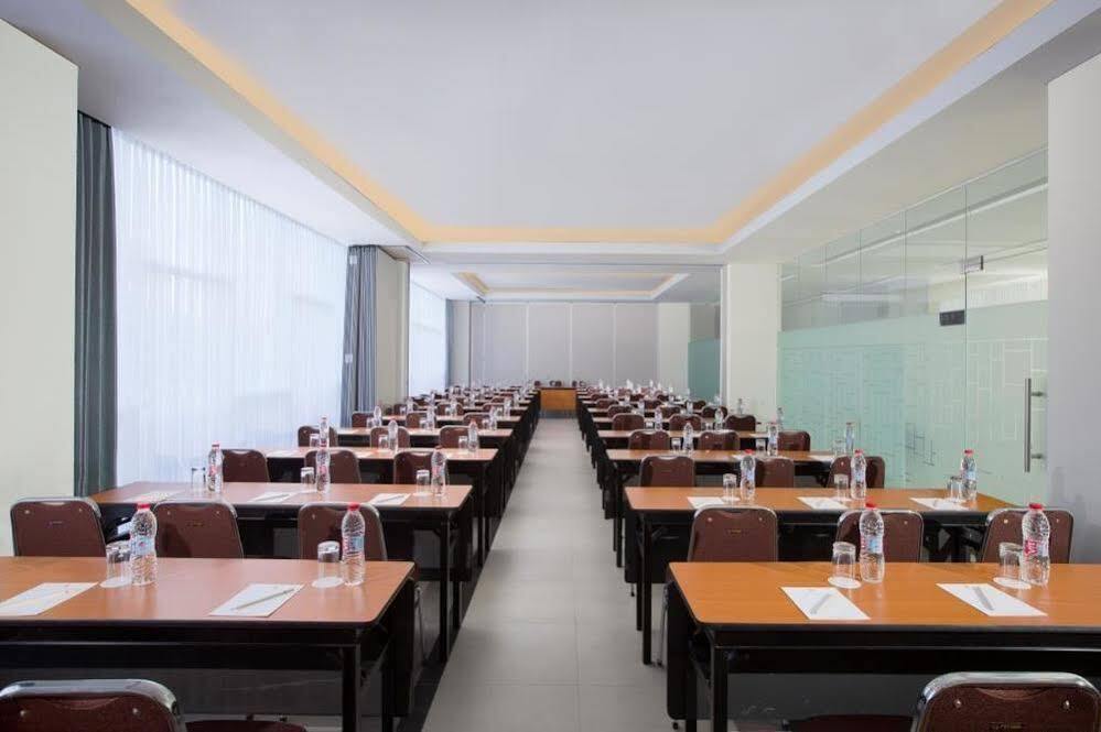 Amaris Hotel Malioboro - Jogja Jogjakarta Buitenkant foto