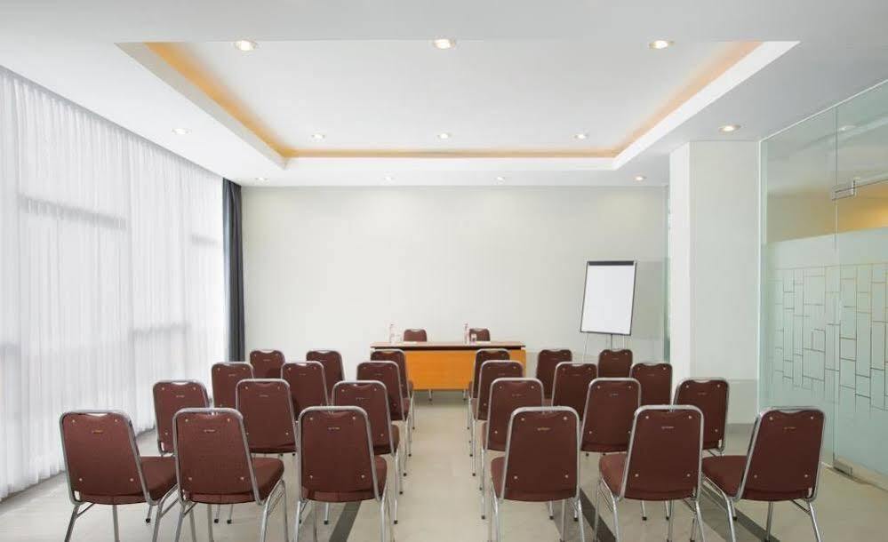 Amaris Hotel Malioboro - Jogja Jogjakarta Buitenkant foto