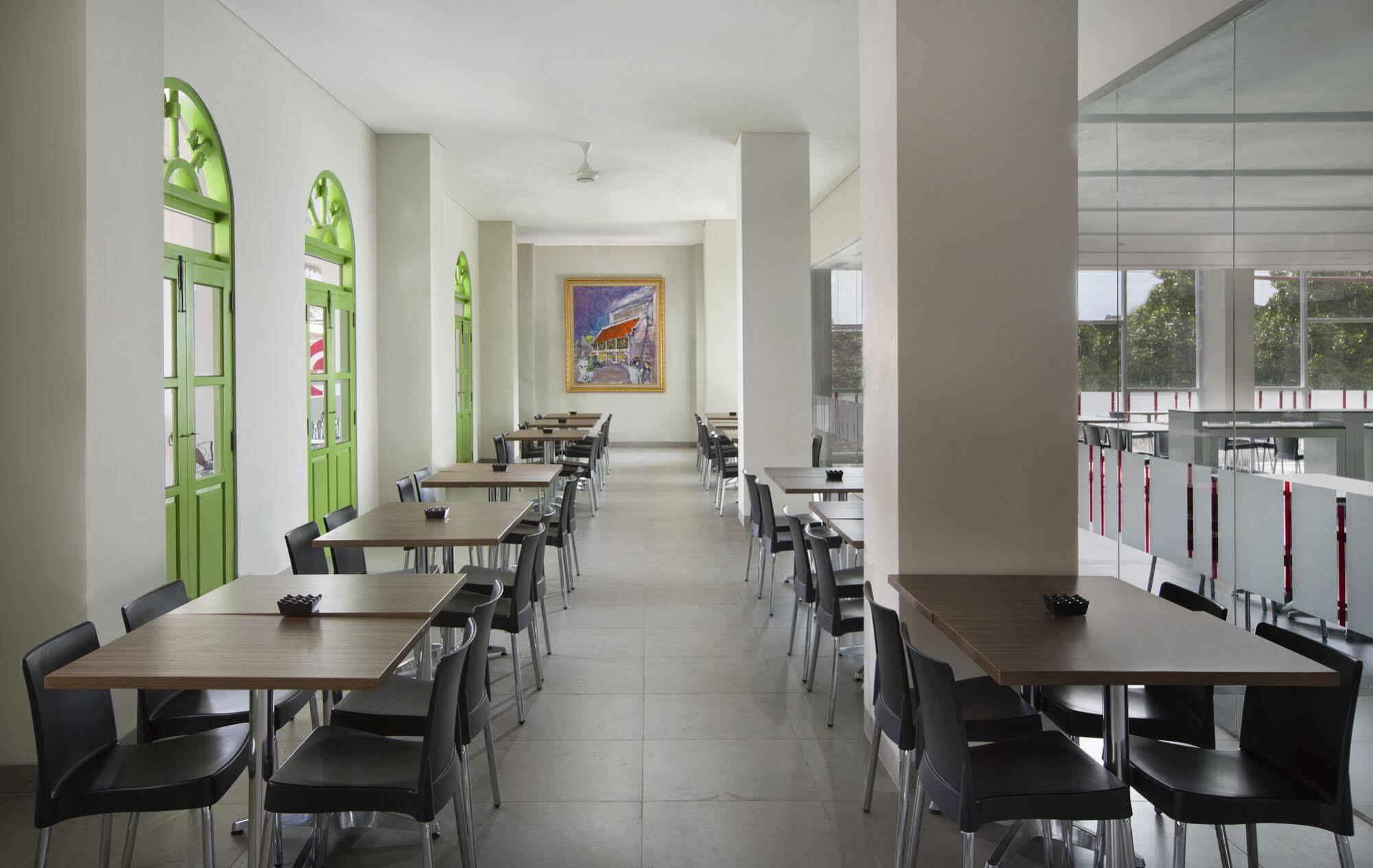 Amaris Hotel Malioboro - Jogja Jogjakarta Buitenkant foto
